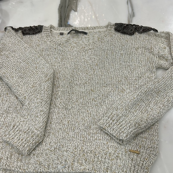Guess Sweater with Beaded Shoulder Design & Metallic Threads-Sz M - Picture 2 of 14